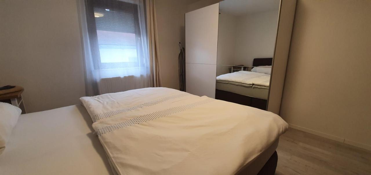 Outletcity Ferienwohnung - Apartment 4 เมทซิงเงน ภายนอก รูปภาพ